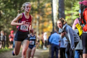 Olivia LaMarche ‘20 runs to a n eighth place finish. BREWSTER BURNS FOR BATES COLLEGE.